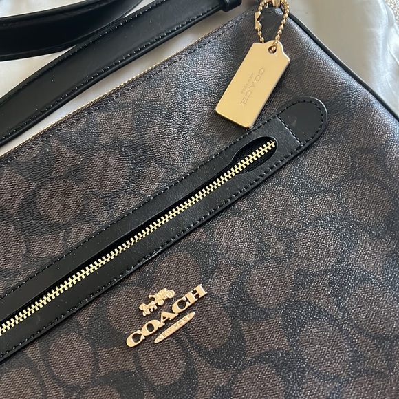 Coach Crossbody Bag black and brown gold detail - Picture 2 of 4
